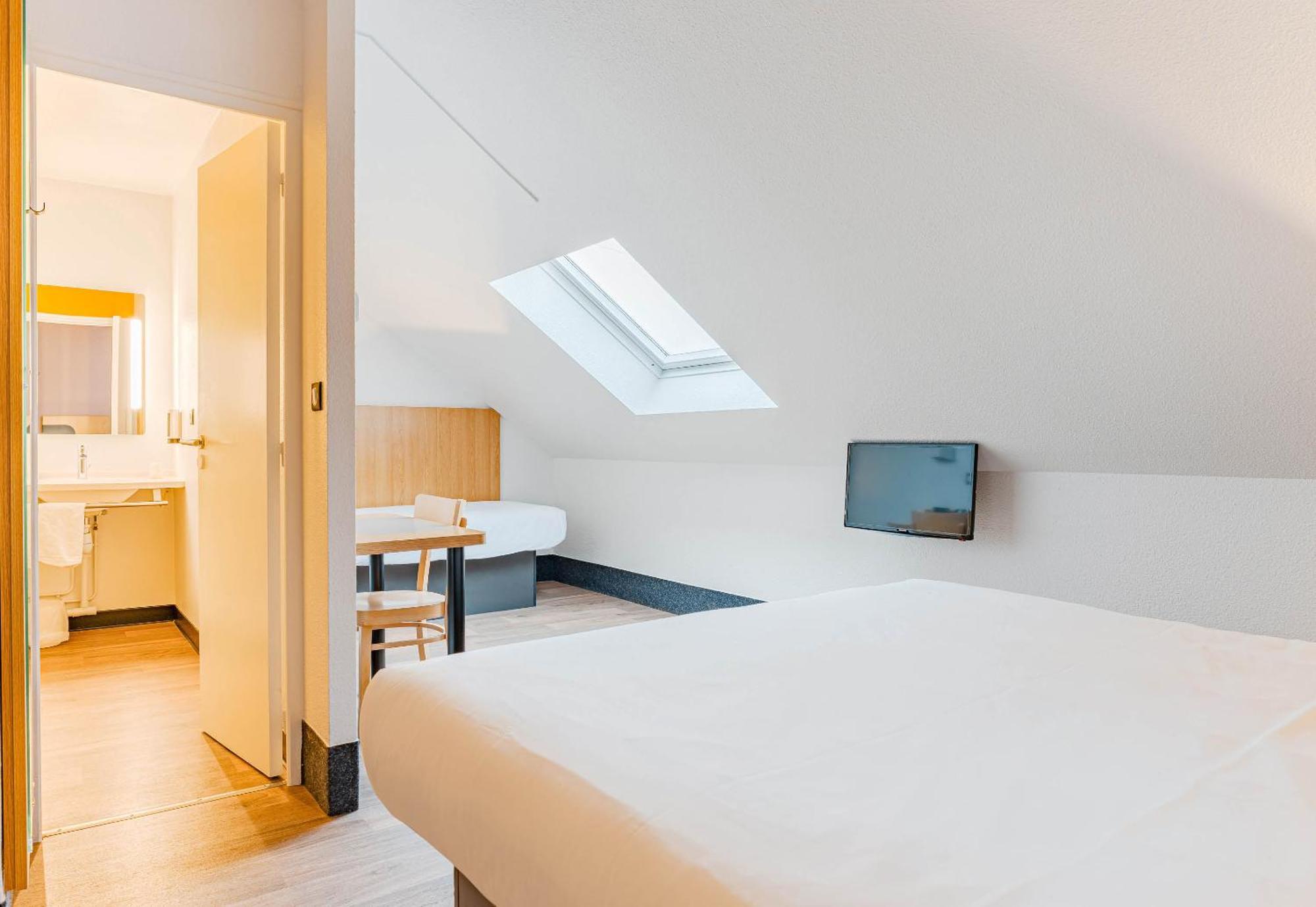 Poitiers 3 Futuroscope Hotel 2*