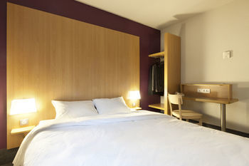 Poitiers 3 Futuroscope Hotel 2*